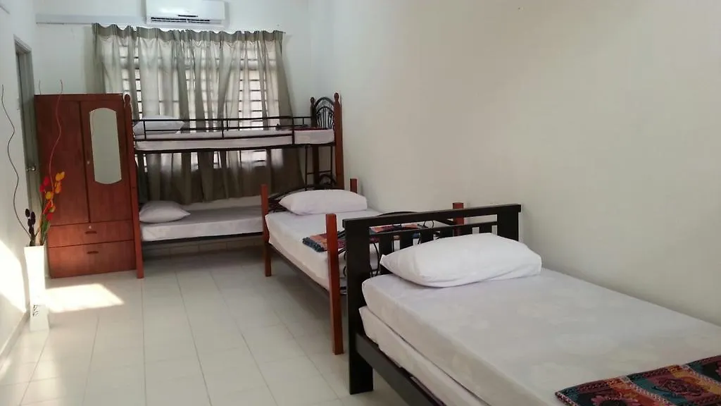 Aurora Homestay Johor Bahru 0*,